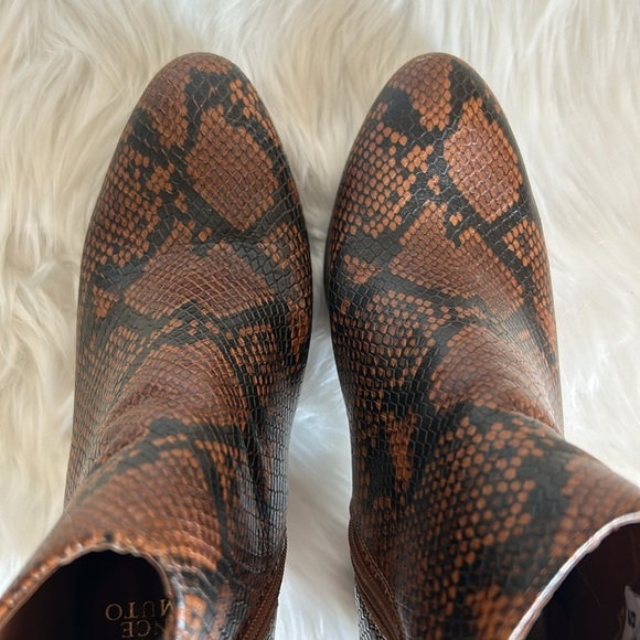 Vince Camuto Isanna Brown Black Snake Print Leather Boots Size 7.5 - Picture 6 of 9